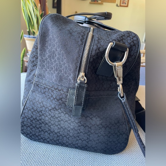 Classy black Coach weekend bag - Picture 5 of 6